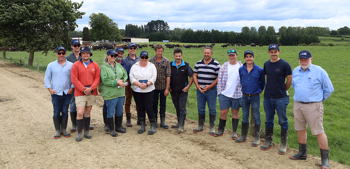 Australian_dairy_farmers_visit_owl_farm_cambridge_nz