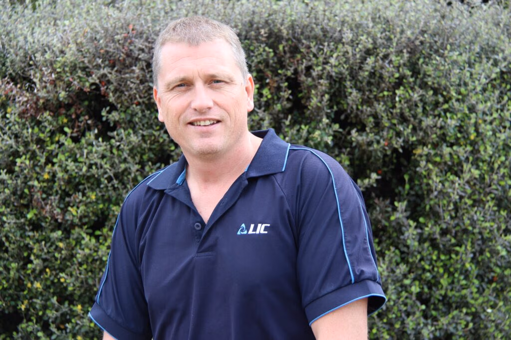 Simon Worth - LIC Bull Acquisition Manager (2015)
